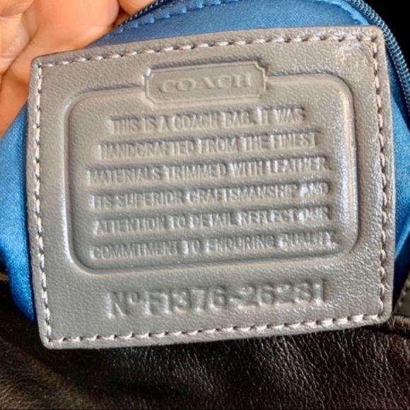 Coach Signature Three Compartment Shoulder Bag - Picture 6 of 9